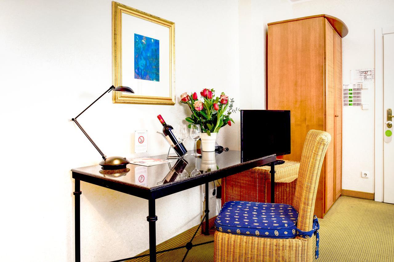 Hotel Altera Pars Кельн Екстер'єр фото